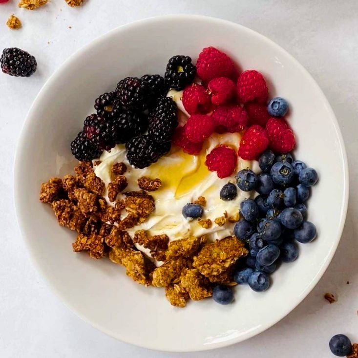 meals ideas for 2 year olds
Greek Yogurt with Granola and Berries